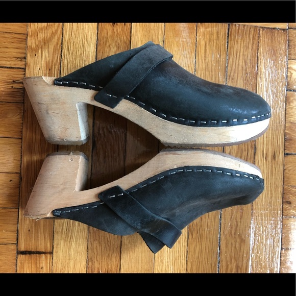 Swedish heeled leather and wood clog - Picture 8 of 8